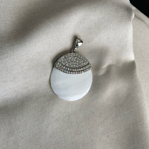 Woman’s Statement Abalone/Rhinestone Pendant - Picture 7 of 9